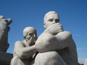 Figuren im Vigelandpark in Oslo