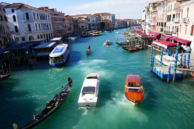 Blick von der Rialtobrücke in Venedig.
