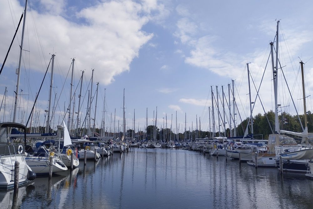 Hafen in Brouwershaven in den Niederlanden.