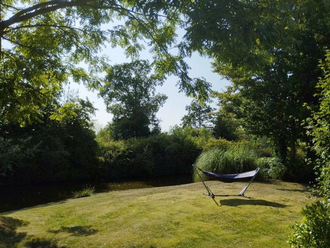 Garten mit Hängematte